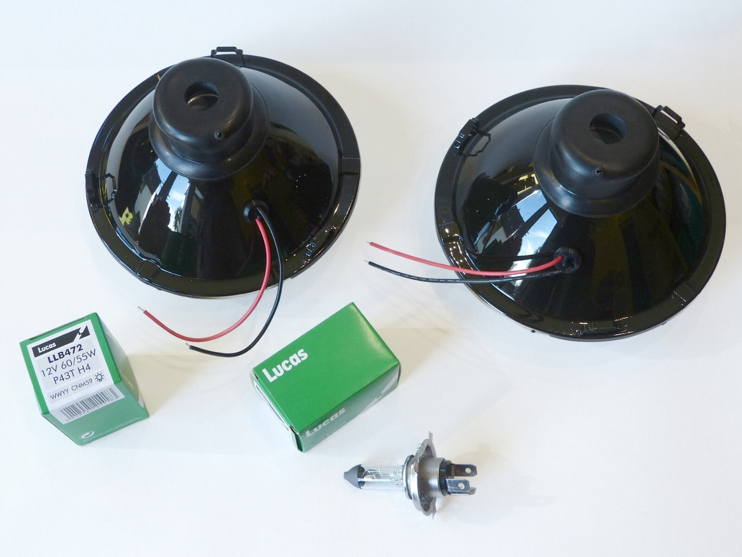 Pair of Lucas Type P700 Classic Car RHD 7" H4 Head Lamps with Pilot Light +Bulbs