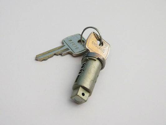 Triumph TR6, TR250 & Jaguar Mk2 Boot Lock New Barrel + Key Assembly, 518102