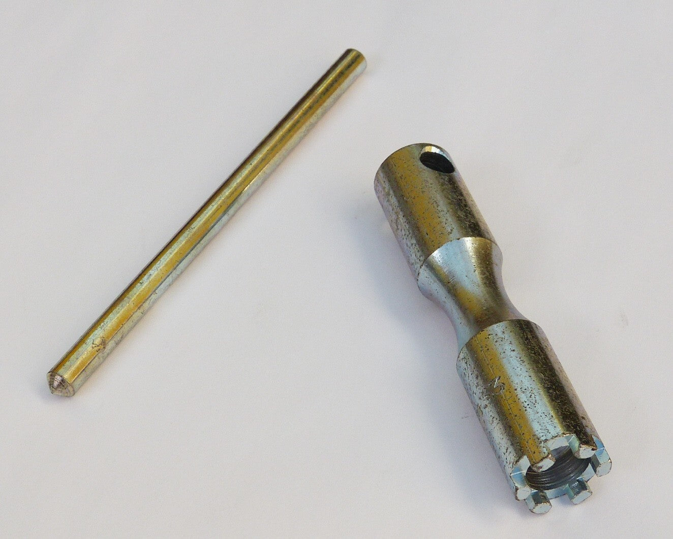 Vespa & Classic Motorcycle Clutch 6 Point Castellated Nut Undo / Removal Tool