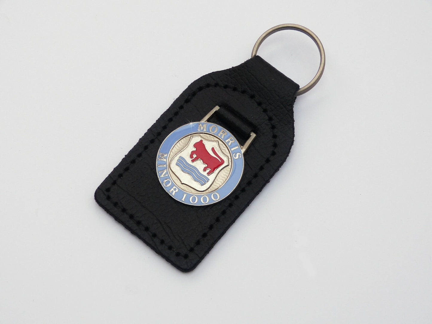 Morris (Moggi) Minor 1000 Leather, Enamel & Chrome Bull Key Fob / Ring.