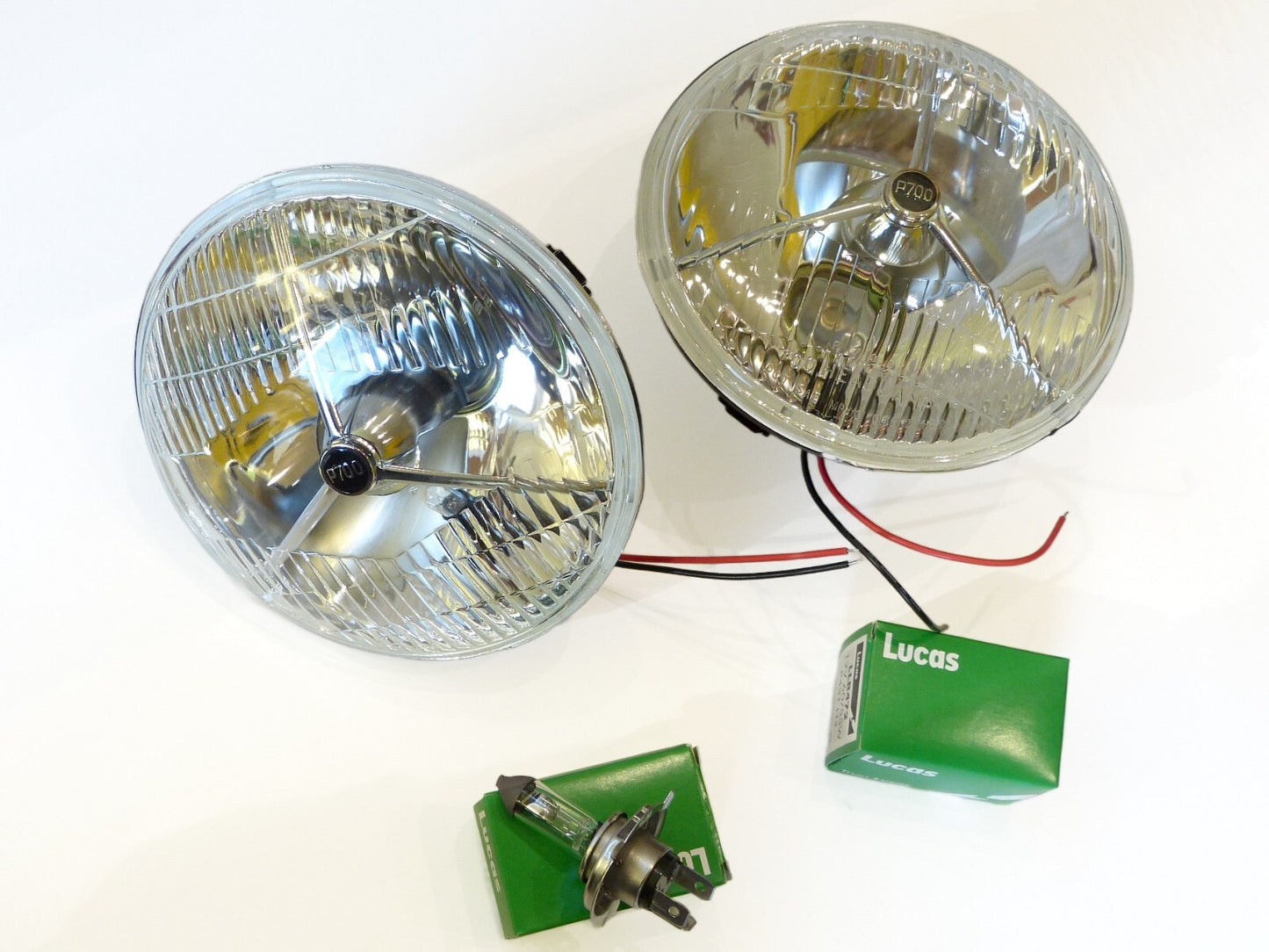 Pair of Lucas Type P700 Classic Car RHD 7" H4 Head Lamps with Pilot Light +Bulbs