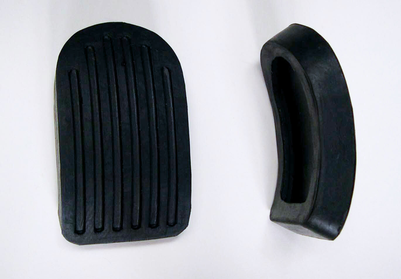 Pair of Pedal Rubbers for MGA, MGB, MGBGT & MGC,  MG part AHH5100