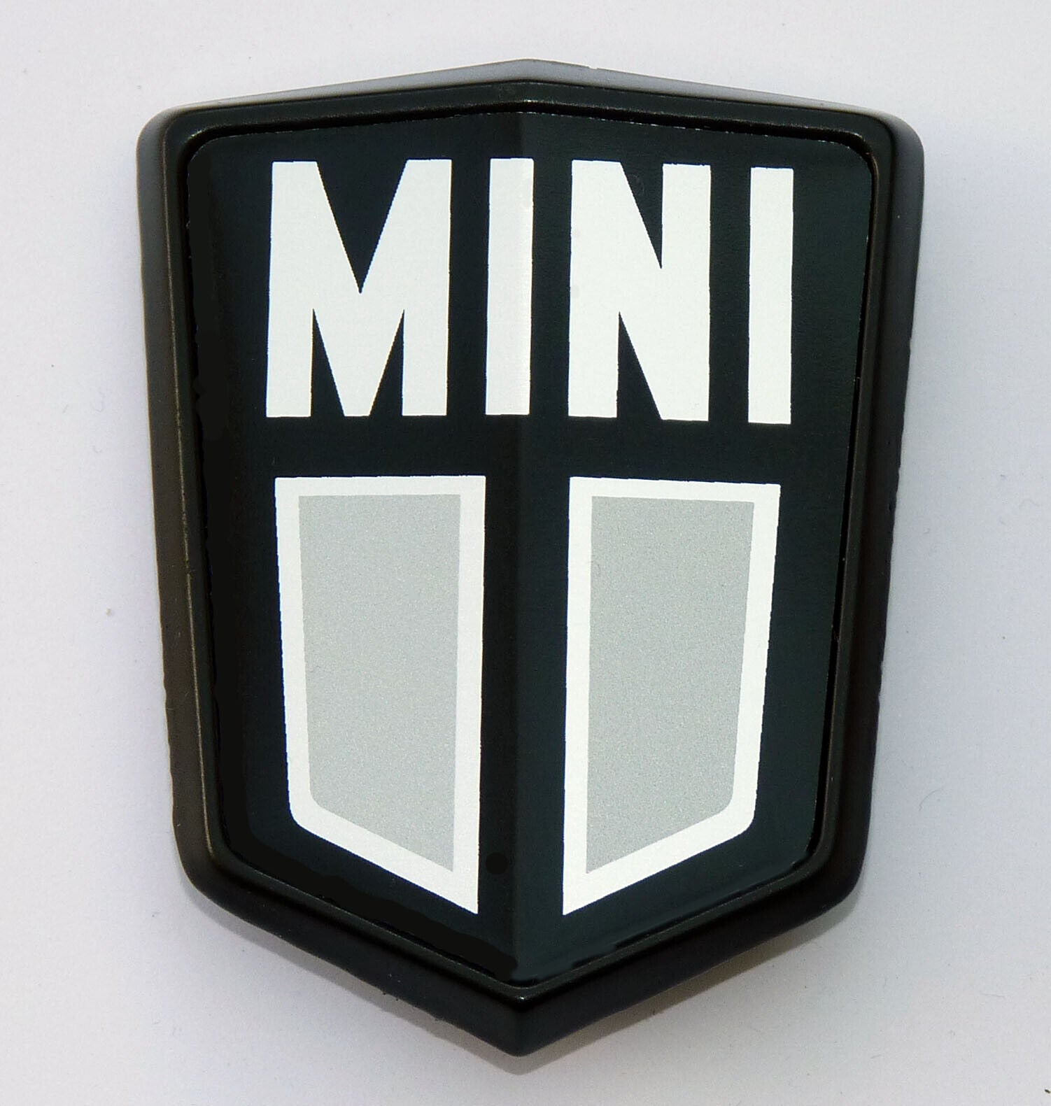 British Made Classic Austin Mini Bonnet Shield Badge, BMC CZH4378