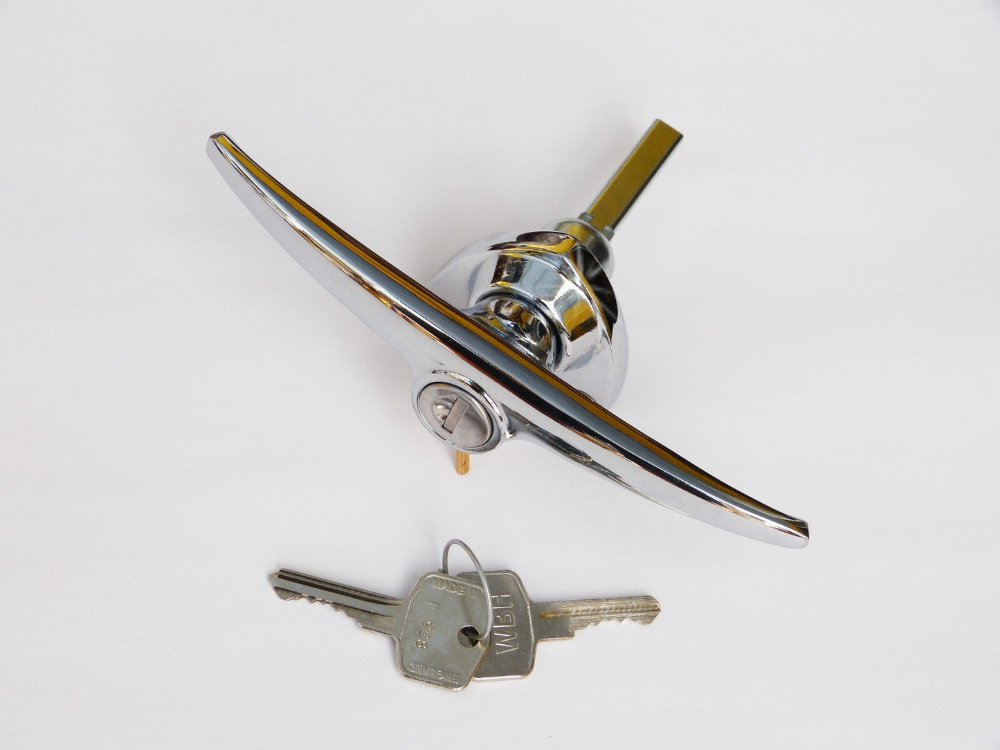 WBH OE Morris Minor New Boot Handle and Lock with 2 Keys, Austin Morris; ADA1625