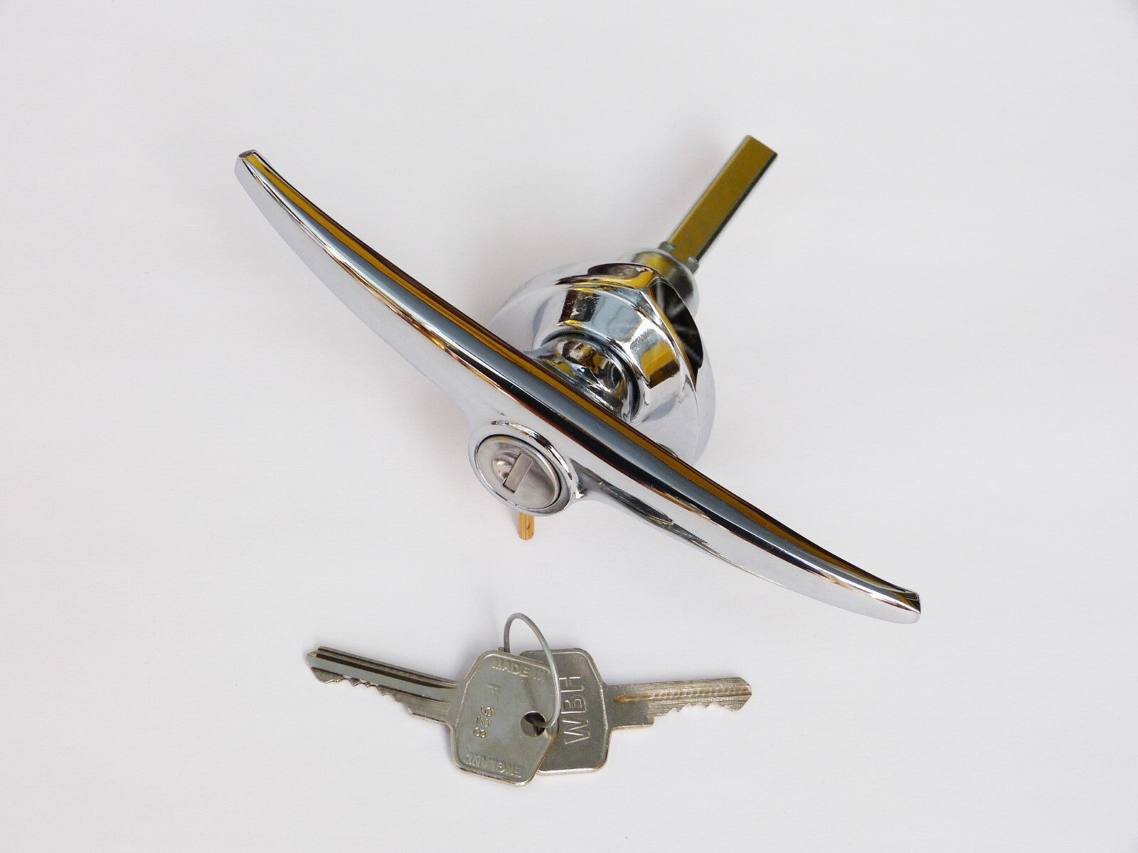 WBH OE Morris Minor New Boot Handle and Lock with 2 Keys, Austin Morris; ADA1625