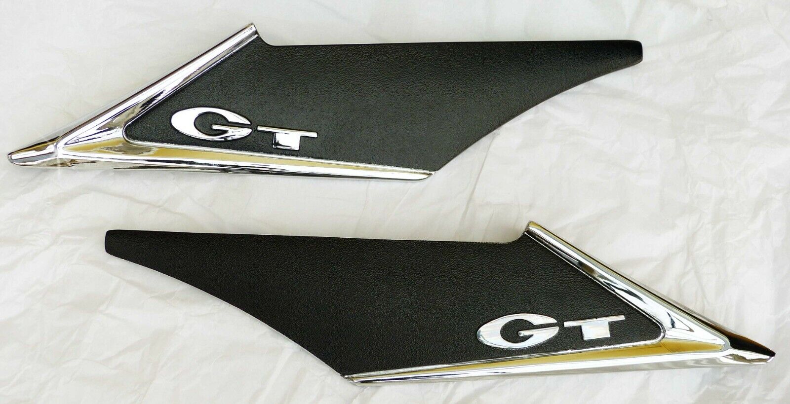 MGBGT MGB GT Pair of "C" Post Badges & Trim, MG parts BHH1400 & BHH1401