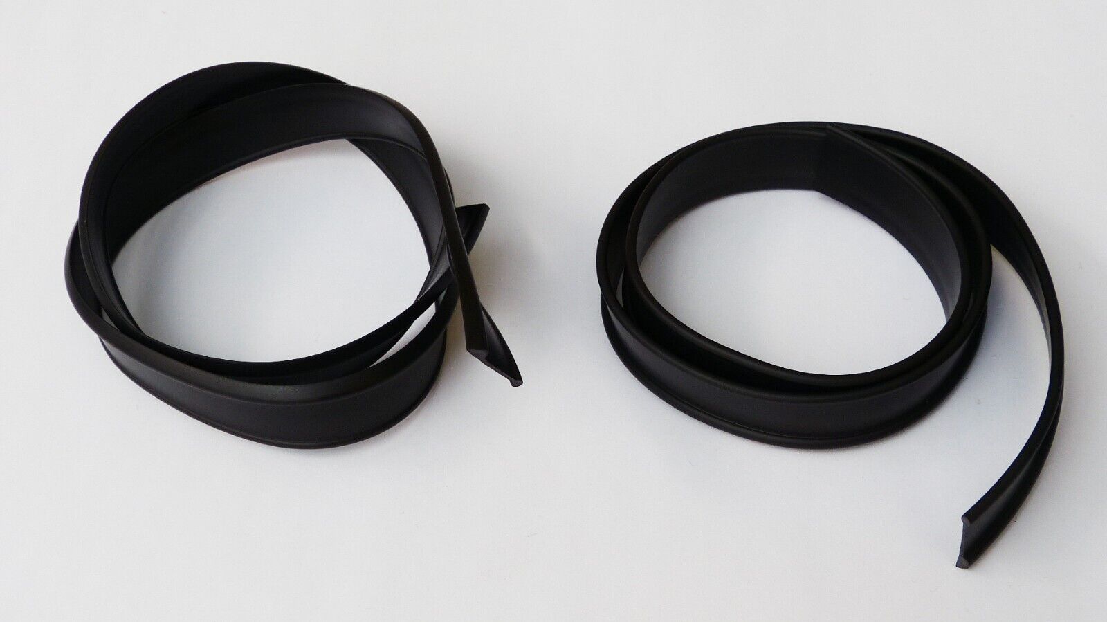 Jaguar E Type XKE Series 1.5, 2 & 3 Headlight Beading Seal Set, BD35729, BD35730