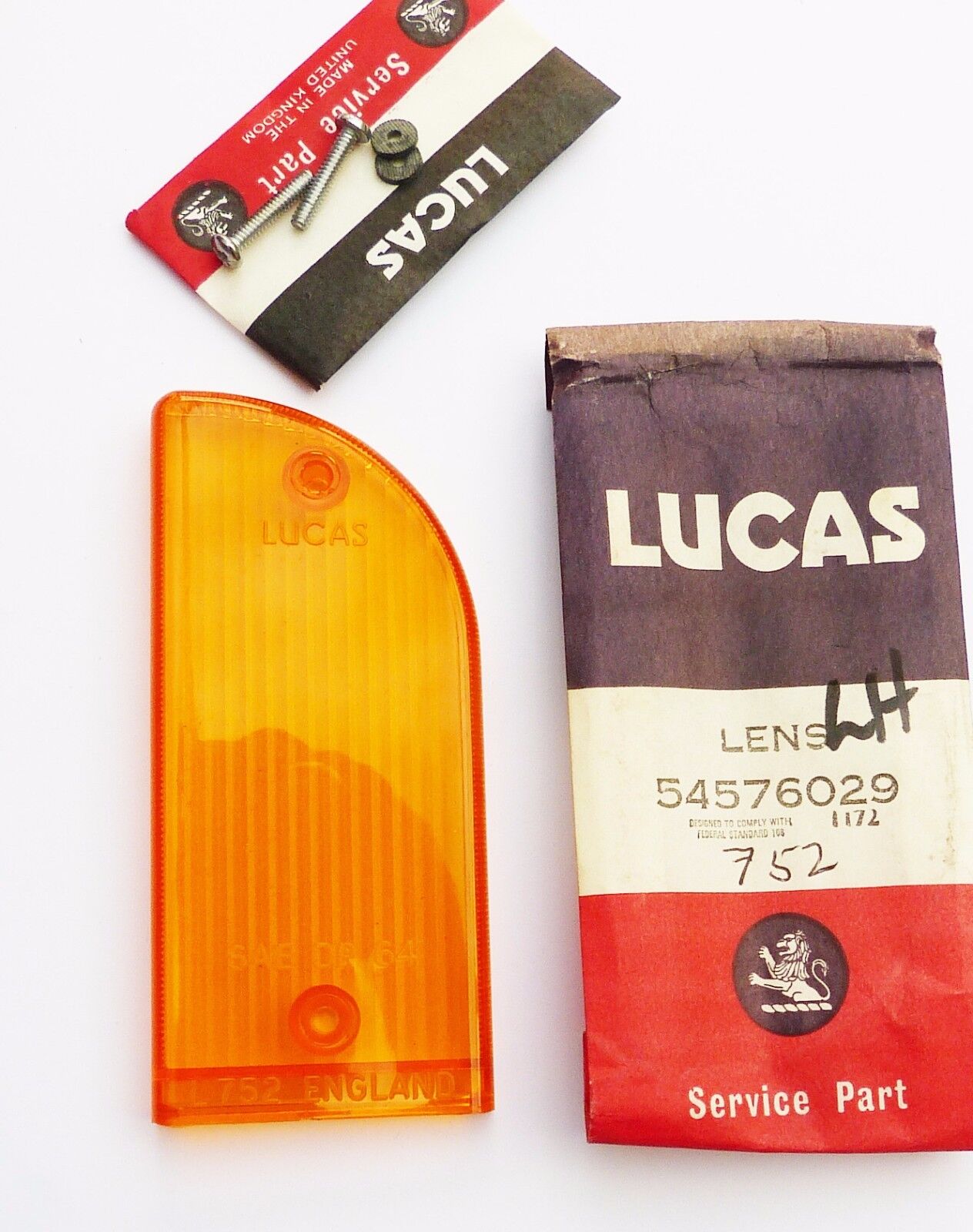Genuine New Old Stock (NOS) Lucas L752 Amber Lens for Vauxhall Victor, 54576029